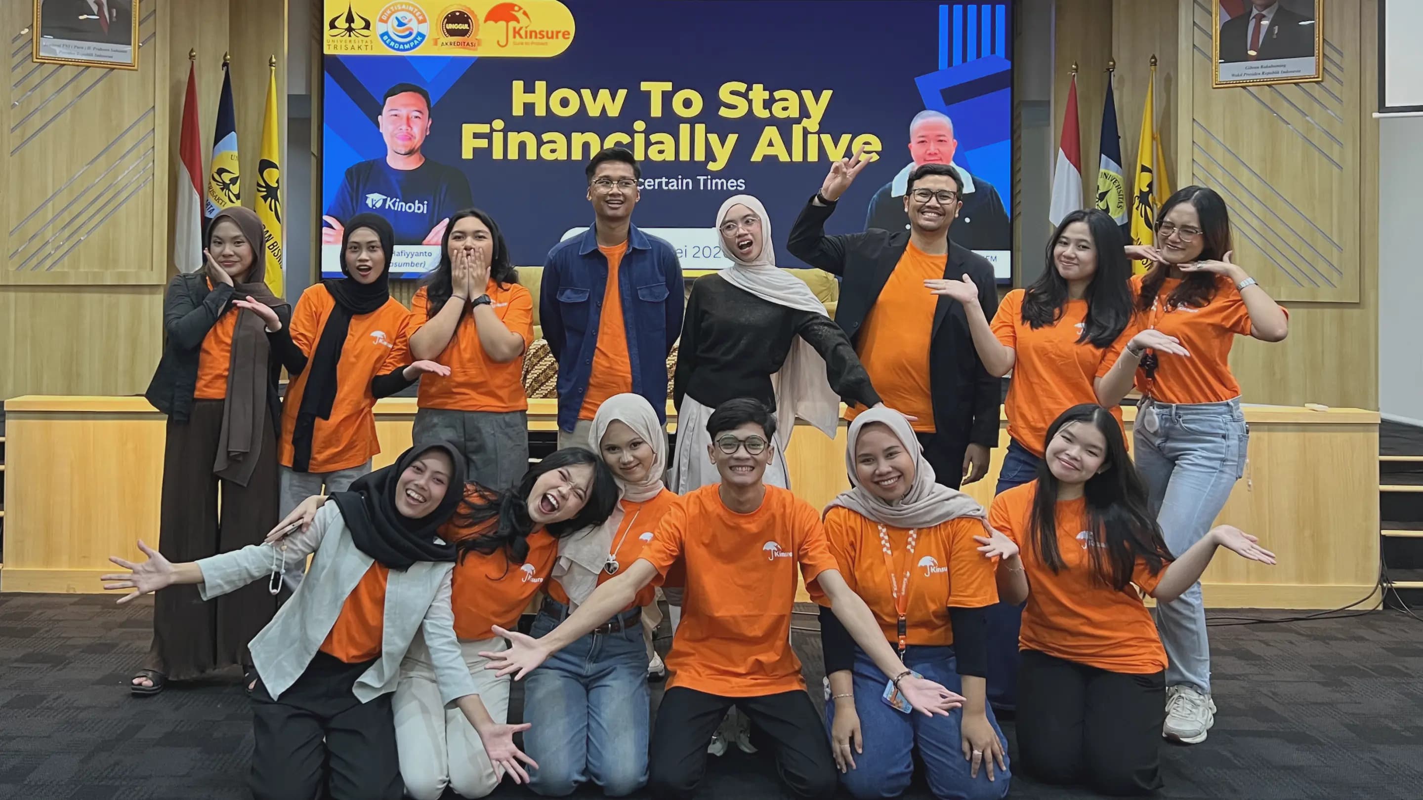 Kinfluencer berbagi di sesi "How To Stay Financially Alive"